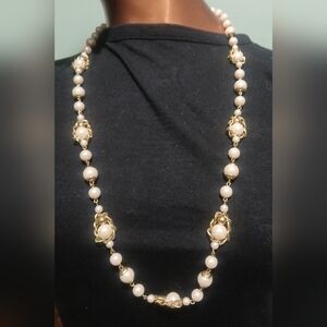 Trifari Vintage Pear & Gold Necklace